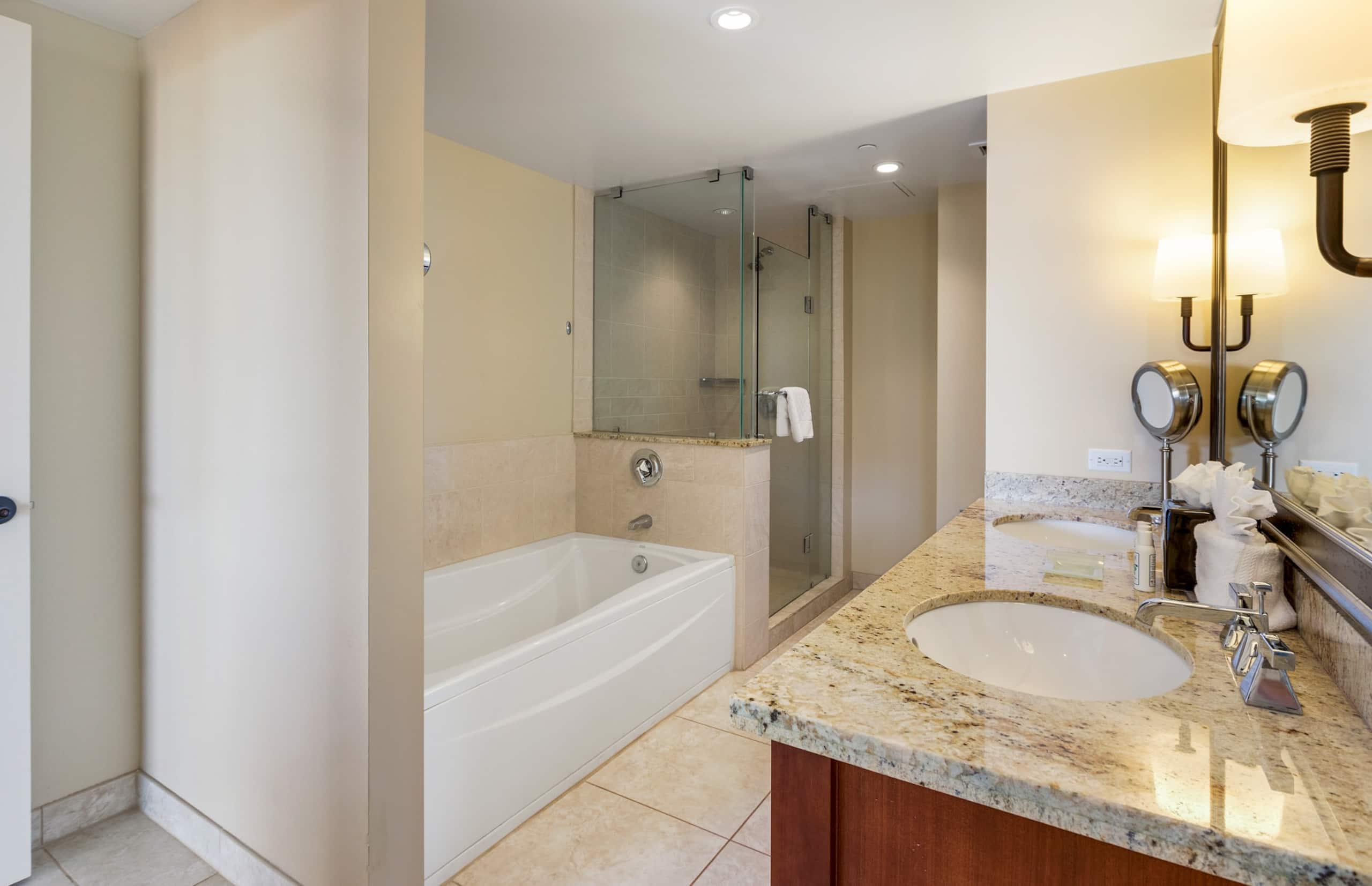 Condo in Lahaina · ★4.75 · 2 bedrooms · 3 beds · 2 baths - Image 20
