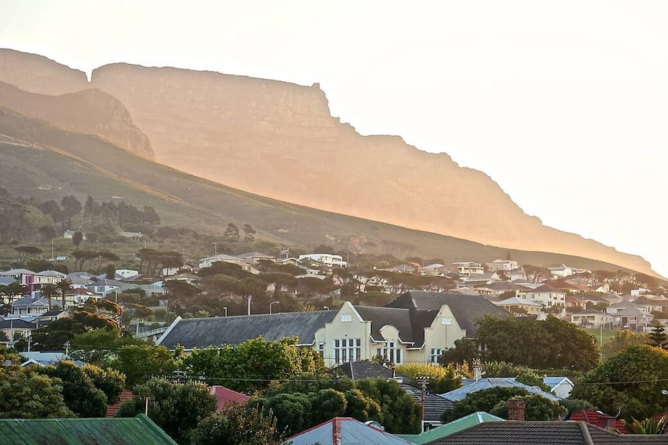 A three-level loft facing Table Mountain, Woodstock, Cape Town, South Africa, photo 1 of 10