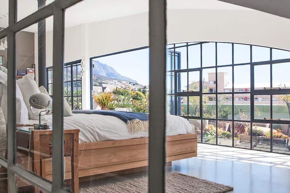 A three-level loft facing Table Mountain, Woodstock, Cape Town, South Africa, photo 2 of 10