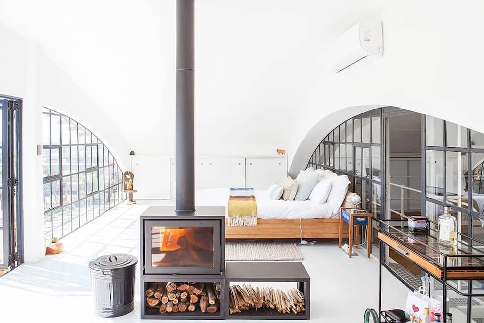 A three-level loft facing Table Mountain, Woodstock, Cape Town, South Africa, photo 5 of 10