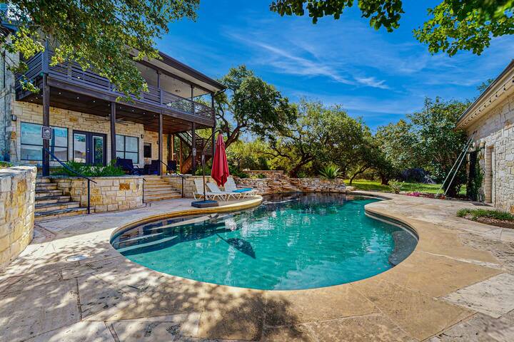 Contemporary 4BR Dog Friendly | Private Pool gallery image 2