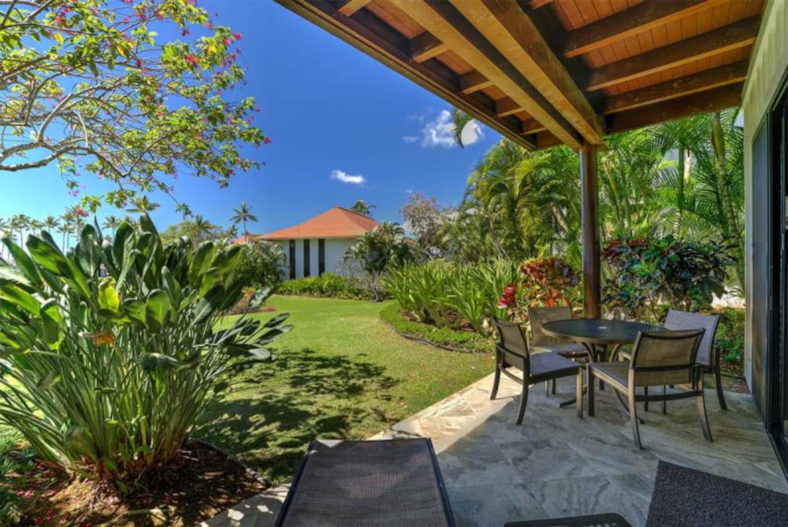Poipu Beach condo w/ lanai & pool - Photo 9