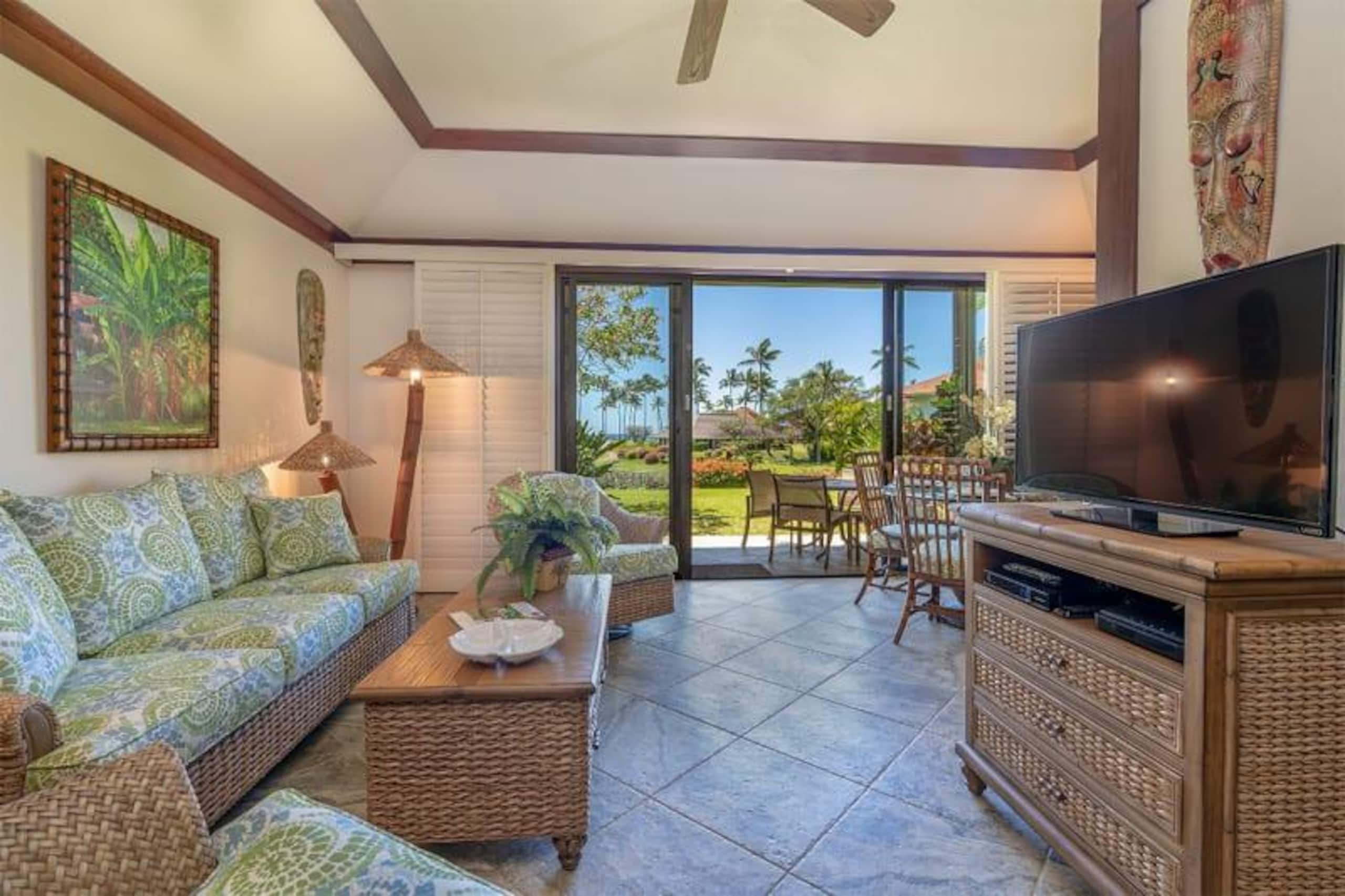 Poipu Beach condo w/ lanai & pool - Photo 6