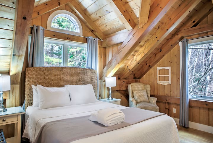 Bedroom 7 | Queen | Upper Level
