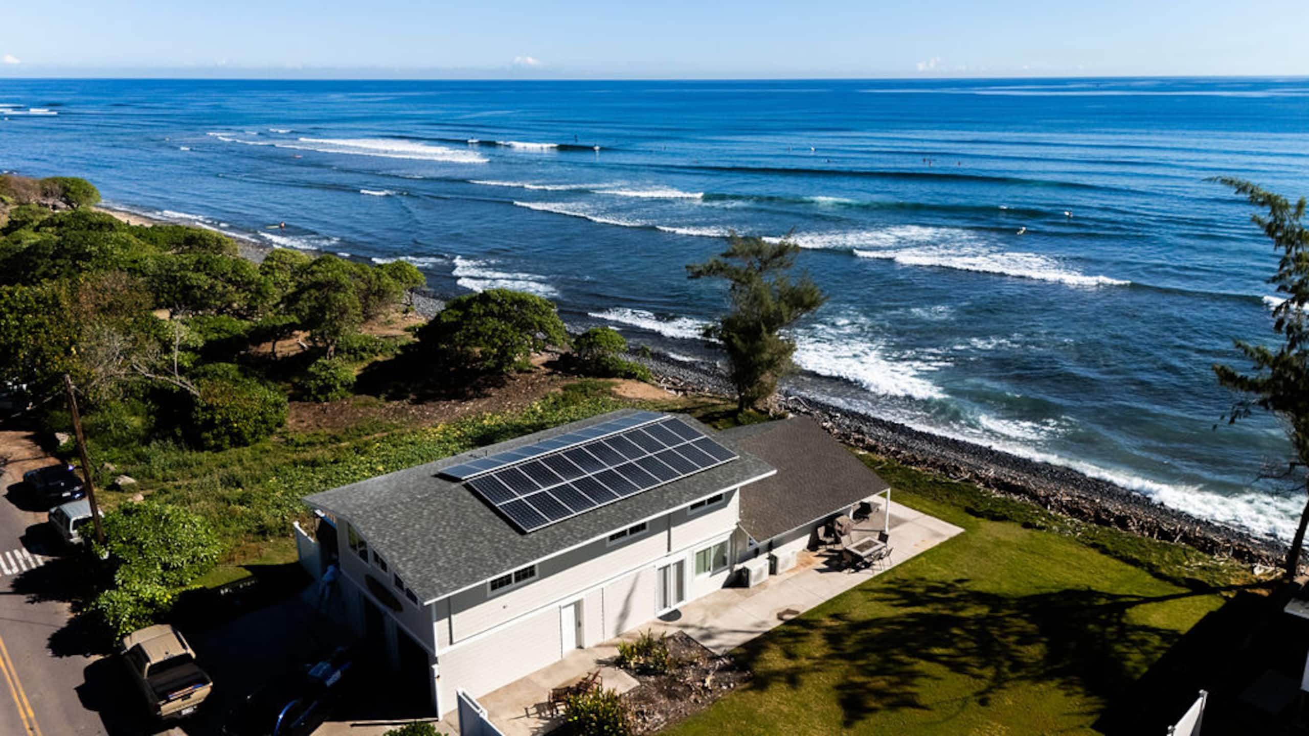 Home in Wailuku · ★4.67 · 4 bedrooms · 5 beds · 3 baths - Image 1