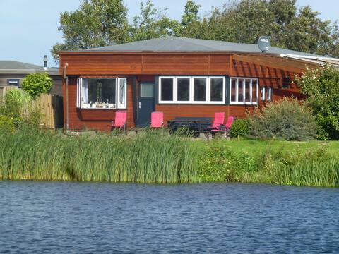 8 pers Large seaside home in front of the Lauwersm