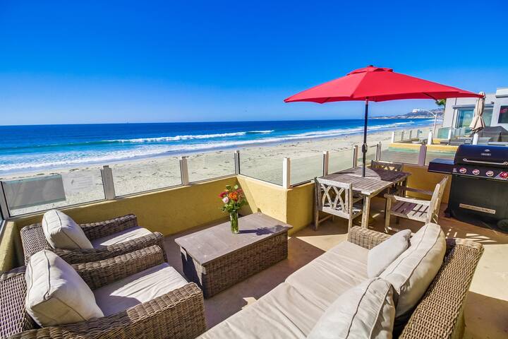 Pacific Sunset – Oceanfront deck, 2 Car Garage! gallery image 3