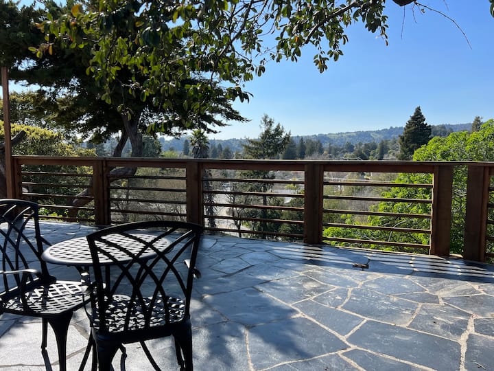 Midtown Cabana With Scenic Patio Private Entrance - Santa Cruz, CA