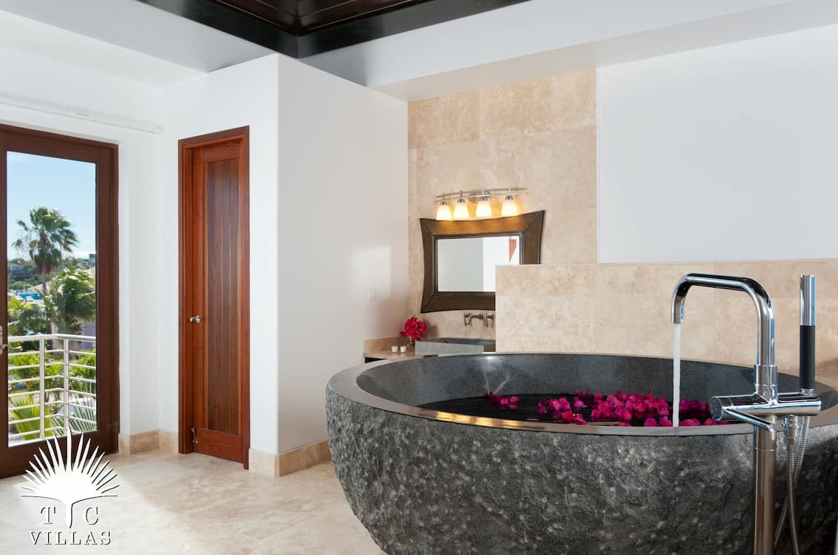 TC Villas | Sea Edge Villa | Heated Pool, Beach