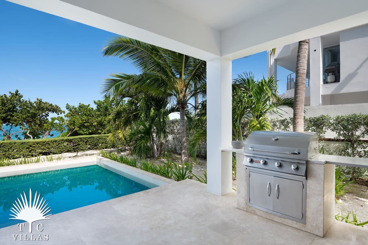 TC Villas | Sea Edge Villa | Heated Pool, Beach
