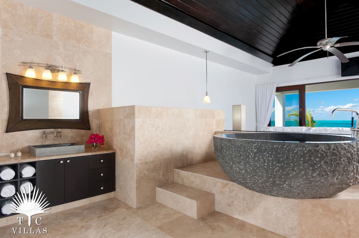 TC Villas | Water Edge | Romantic Beachfront