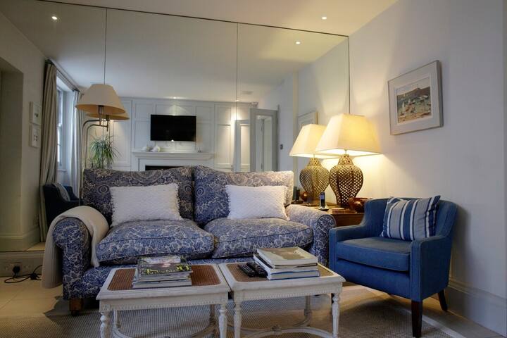 3 bed Chelsea Townhouse near Harrods & Kings Road gallery image 2