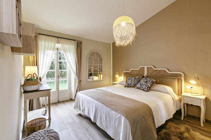 La Masia_Rural house with fireplace