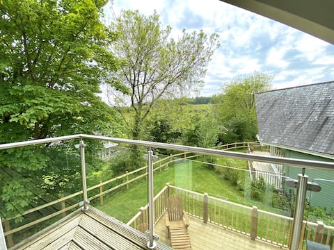 Large 4 bedroom Villa (11) in quiet location