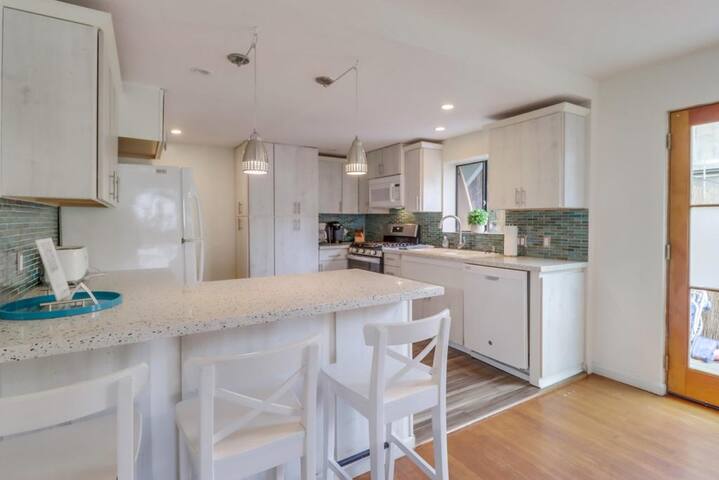 Better Together! Mermaid Cove And Tritons Castle! gallery image 3