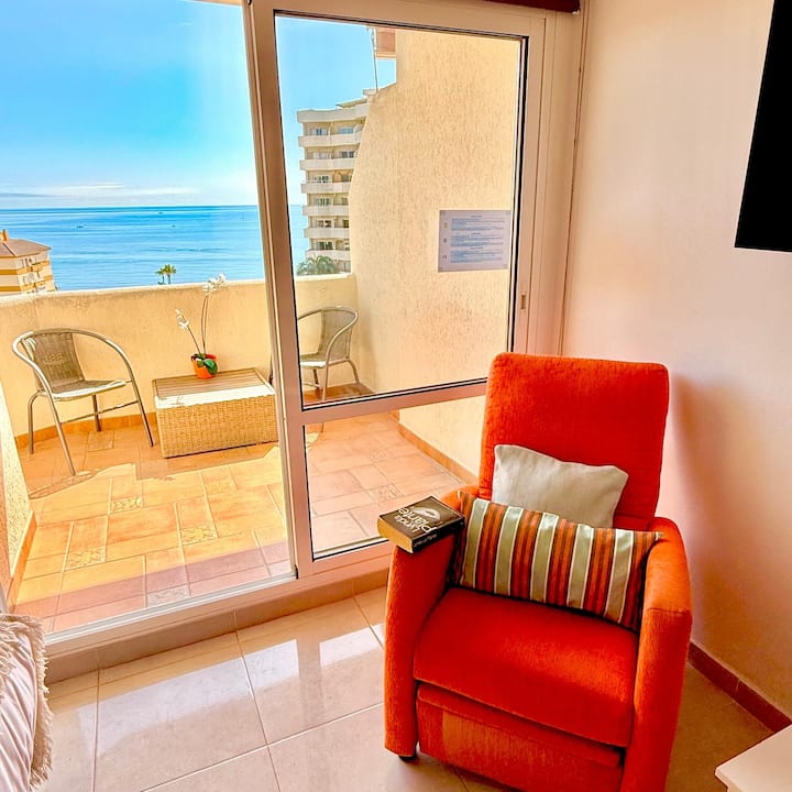 Spacious Studio In Benalbeach With Sea Views - Benalmádena