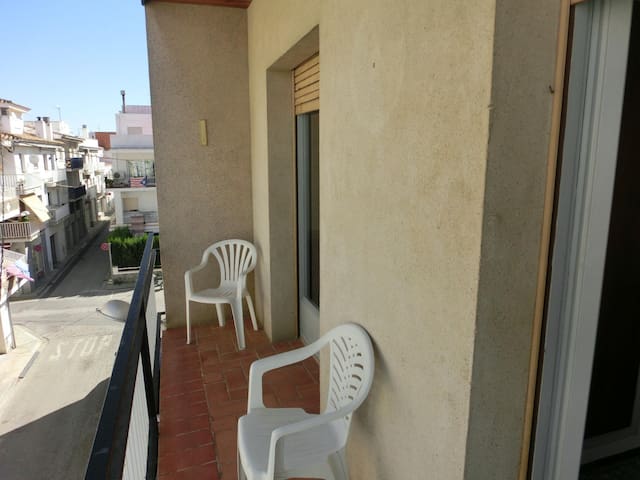 s. elcano 2-e – bright apartment just 100 meters f gallery image 2