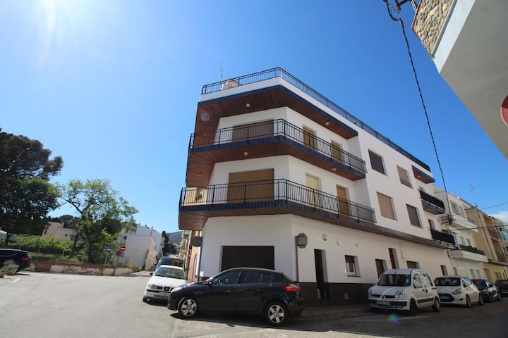 s. elcano 2-e – bright apartment just 100 meters f