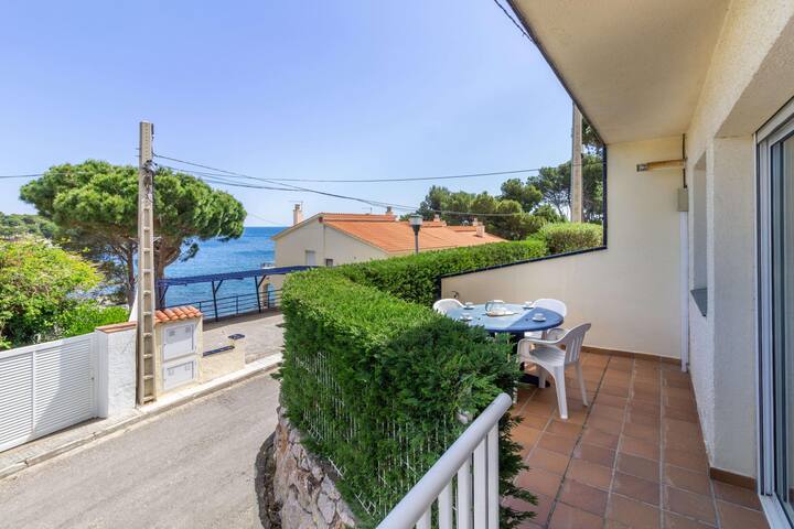 vinya farella 2 – ground floor with terrace, wifi, gallery image 2