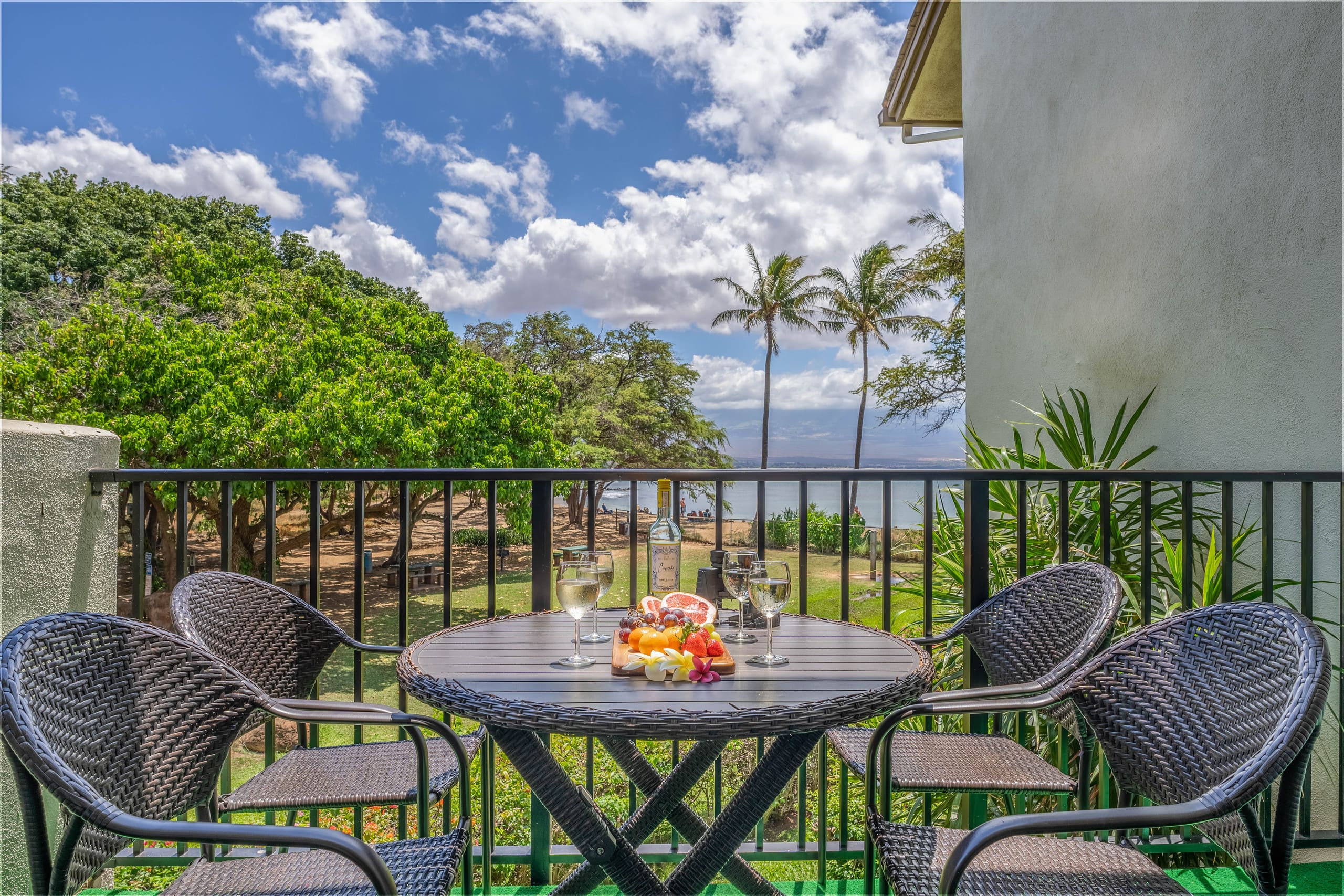 Condo in Wailuku · ★4.72 · 2 bedrooms · 3 beds · 2 baths - Image 3