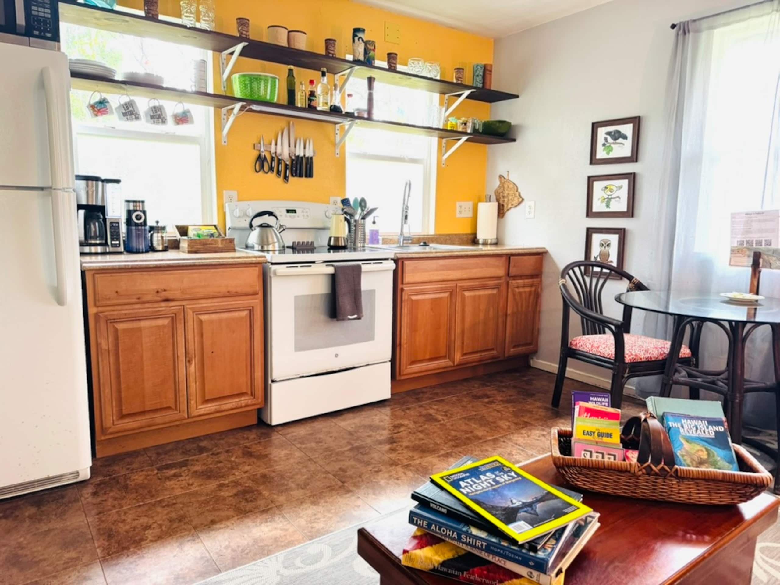 Cozy, Private Volcano Cottage • 5 Min to Park - Image 6