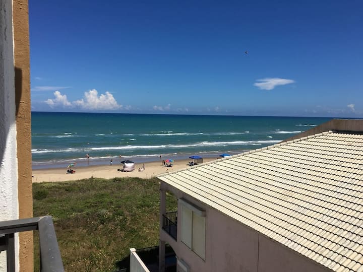 Updated Studio On The Beach- Ocean Views, Sleeps 4, Pool Hot Tub, Bbq, Wifi - Texas
