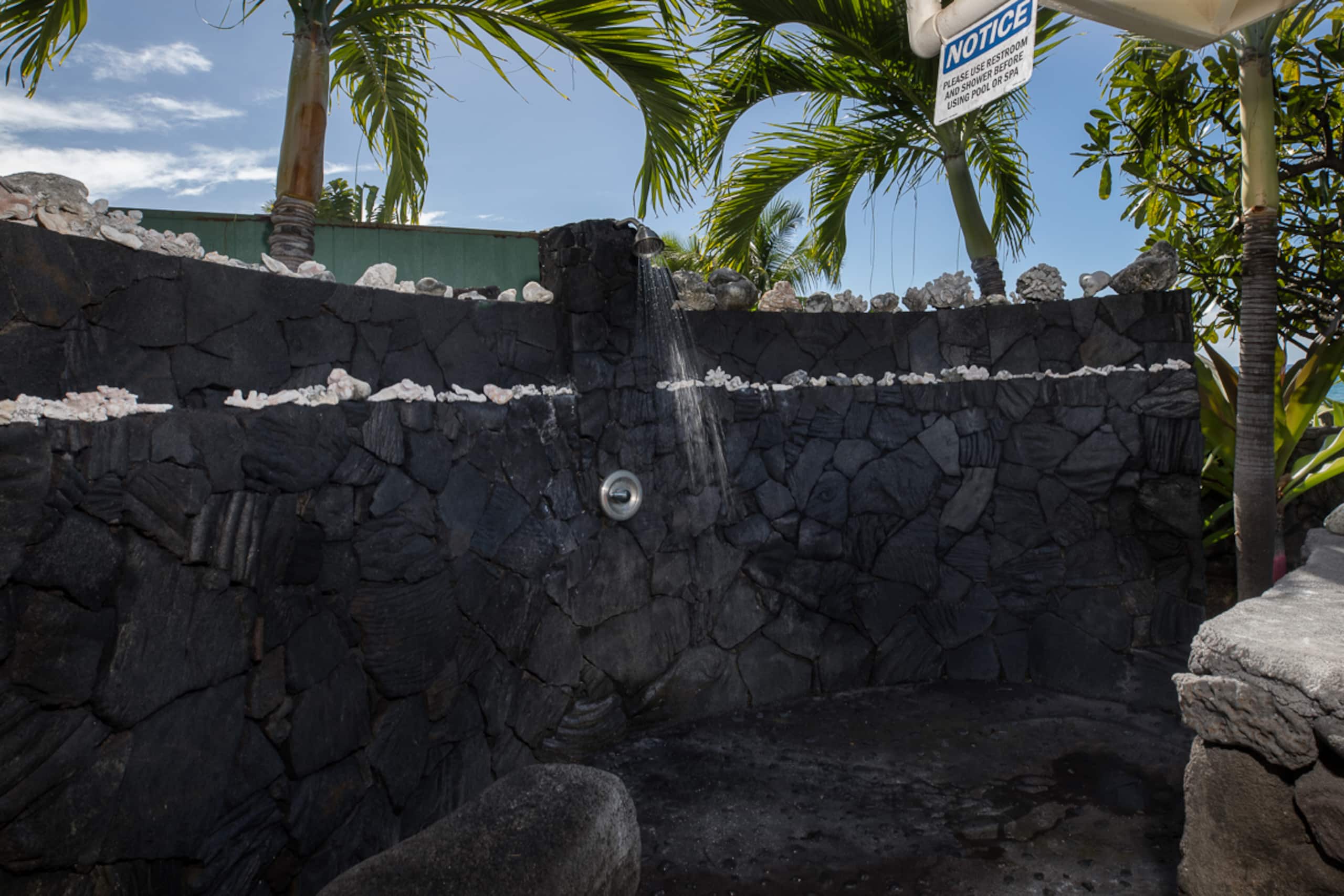 Home in Kailua-Kona · ★4.69 · 3 bedrooms · 4 beds · 2 baths - Image 51