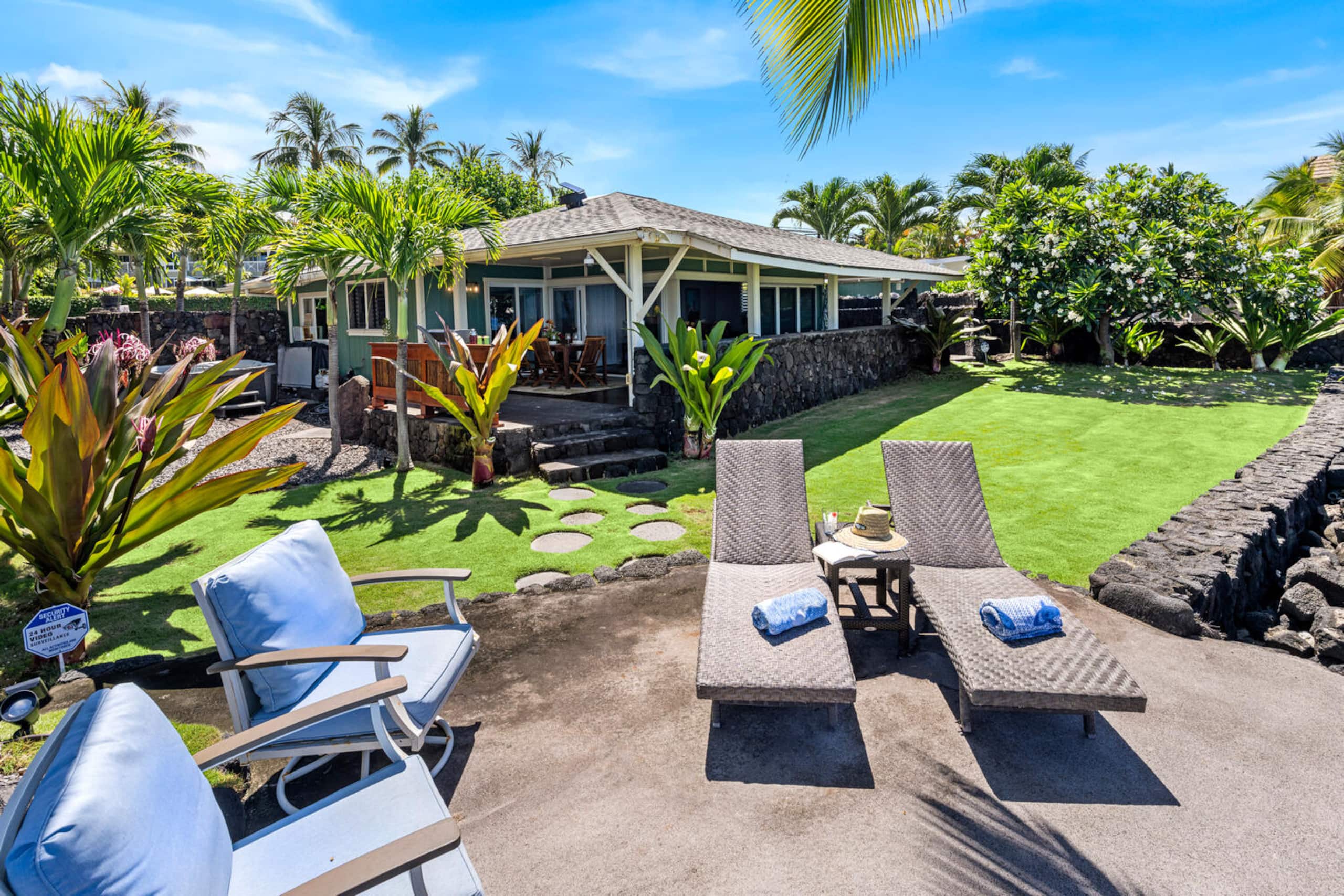 Home in Kailua-Kona · ★4.69 · 3 bedrooms · 4 beds · 2 baths - Image 37