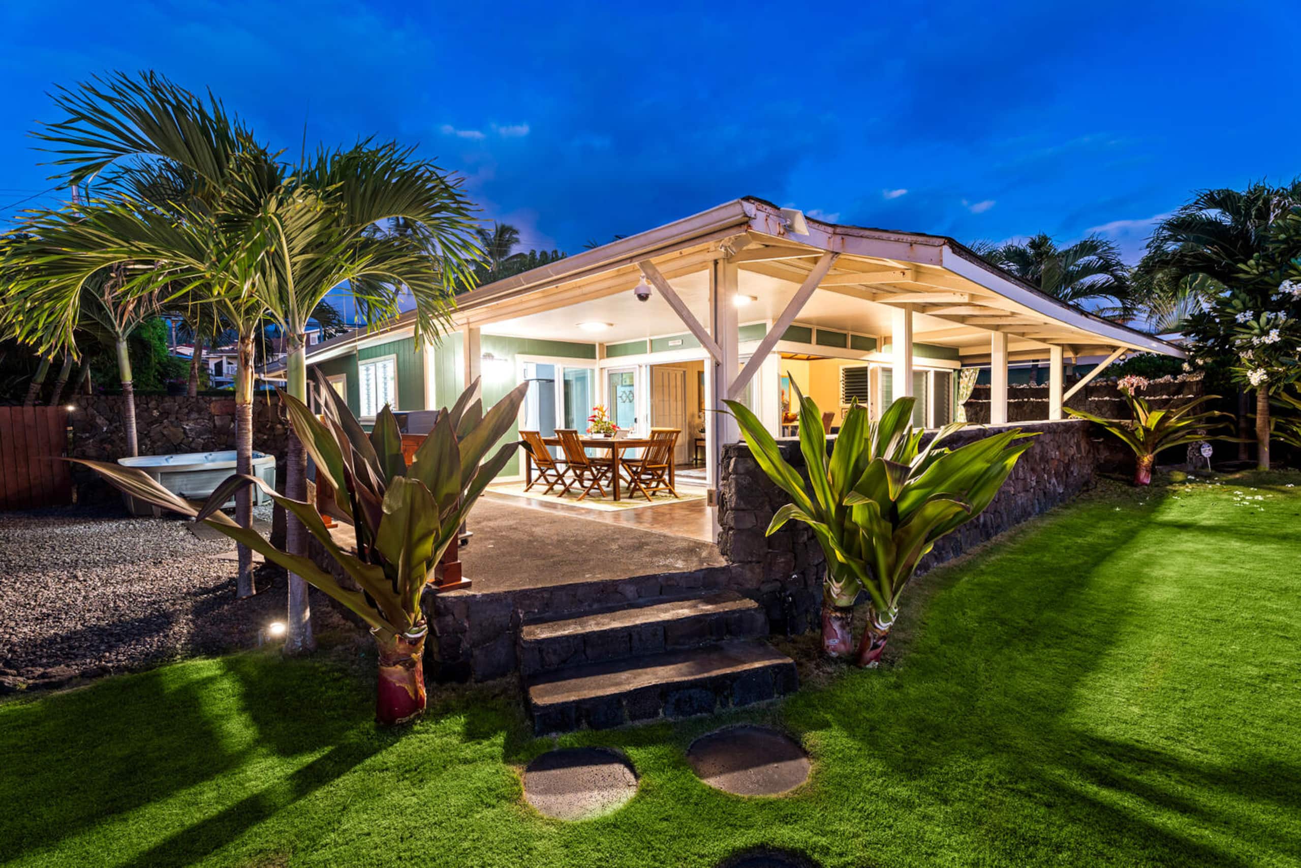 Home in Kailua-Kona · ★4.69 · 3 bedrooms · 4 beds · 2 baths - Image 39