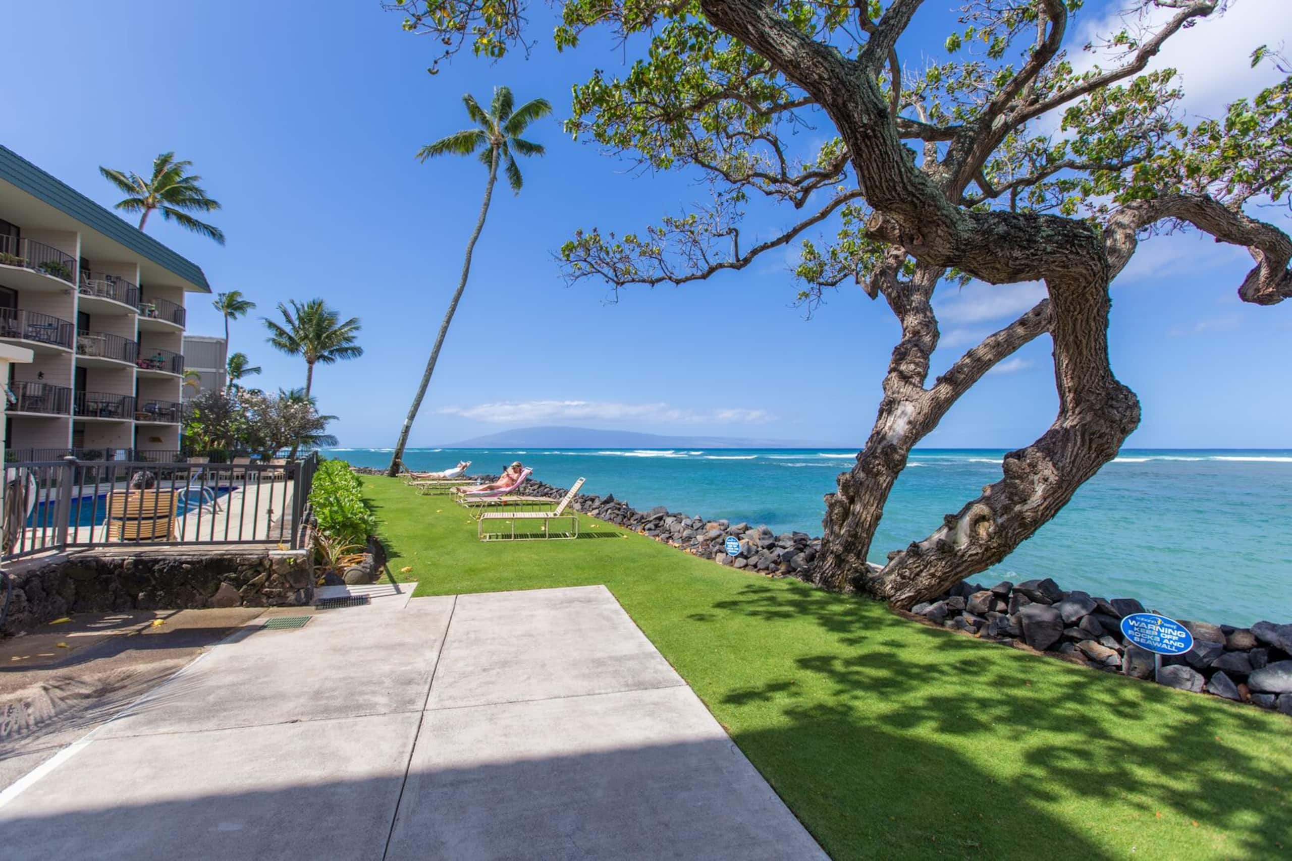 Condo in Lahaina · ★4.86 · 1 bedroom · 1 bed · 1 private bath - Image 24