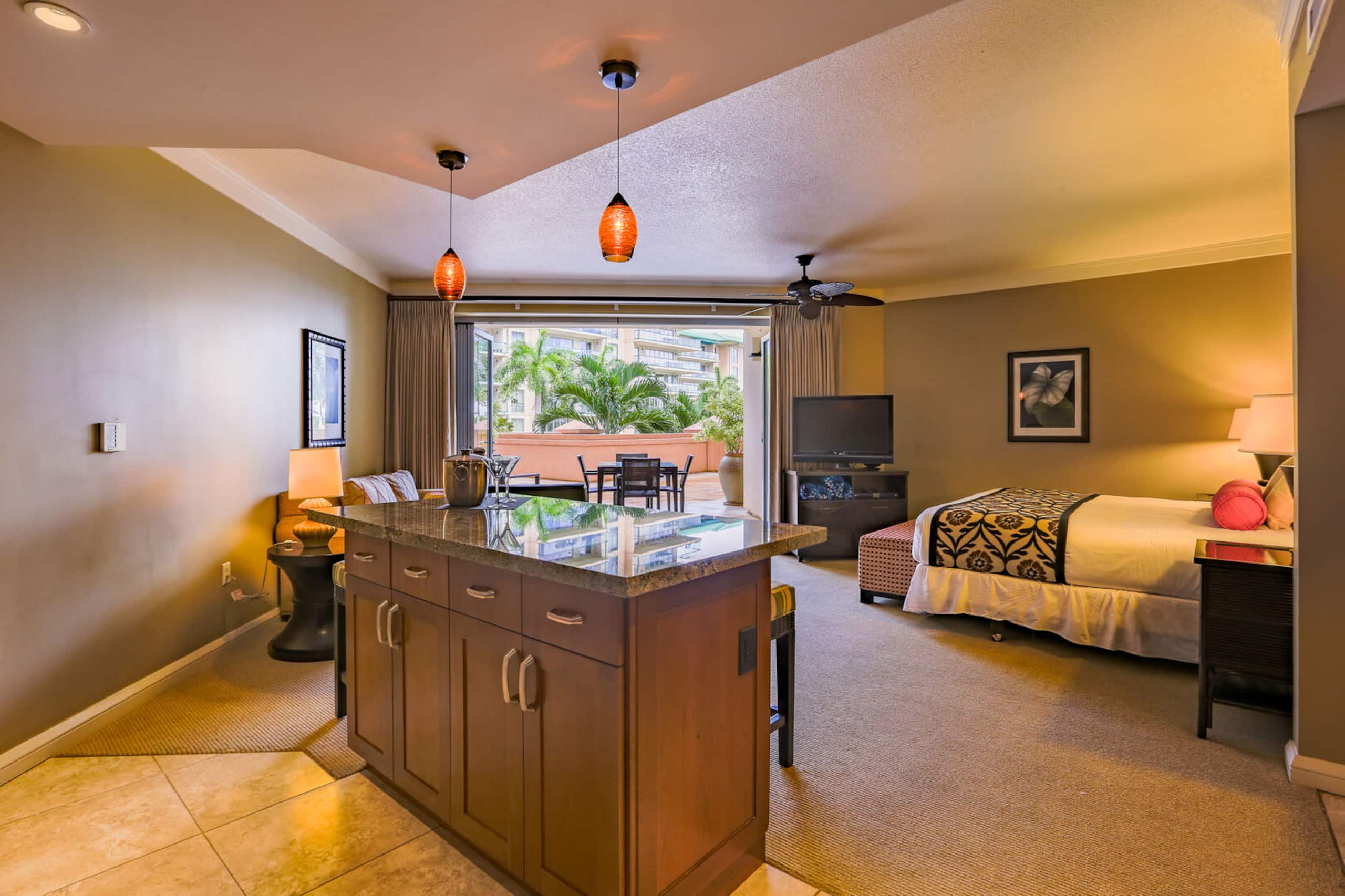 Condo in Lahaina · ★4.85 · Studio · 2 beds · 1 bath - Image 11
