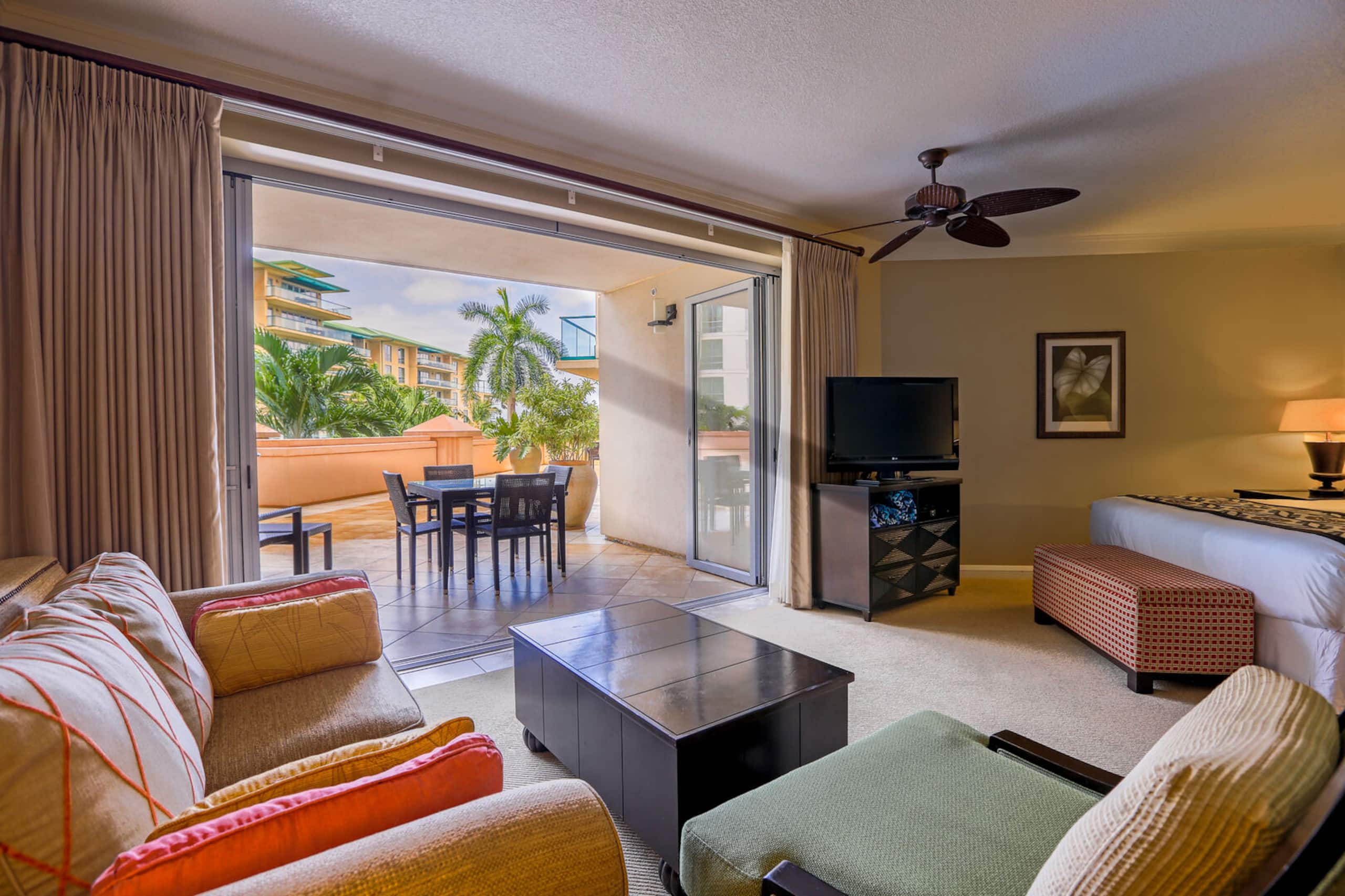 Condo in Lahaina · ★4.85 · Studio · 2 beds · 1 bath - Image 2