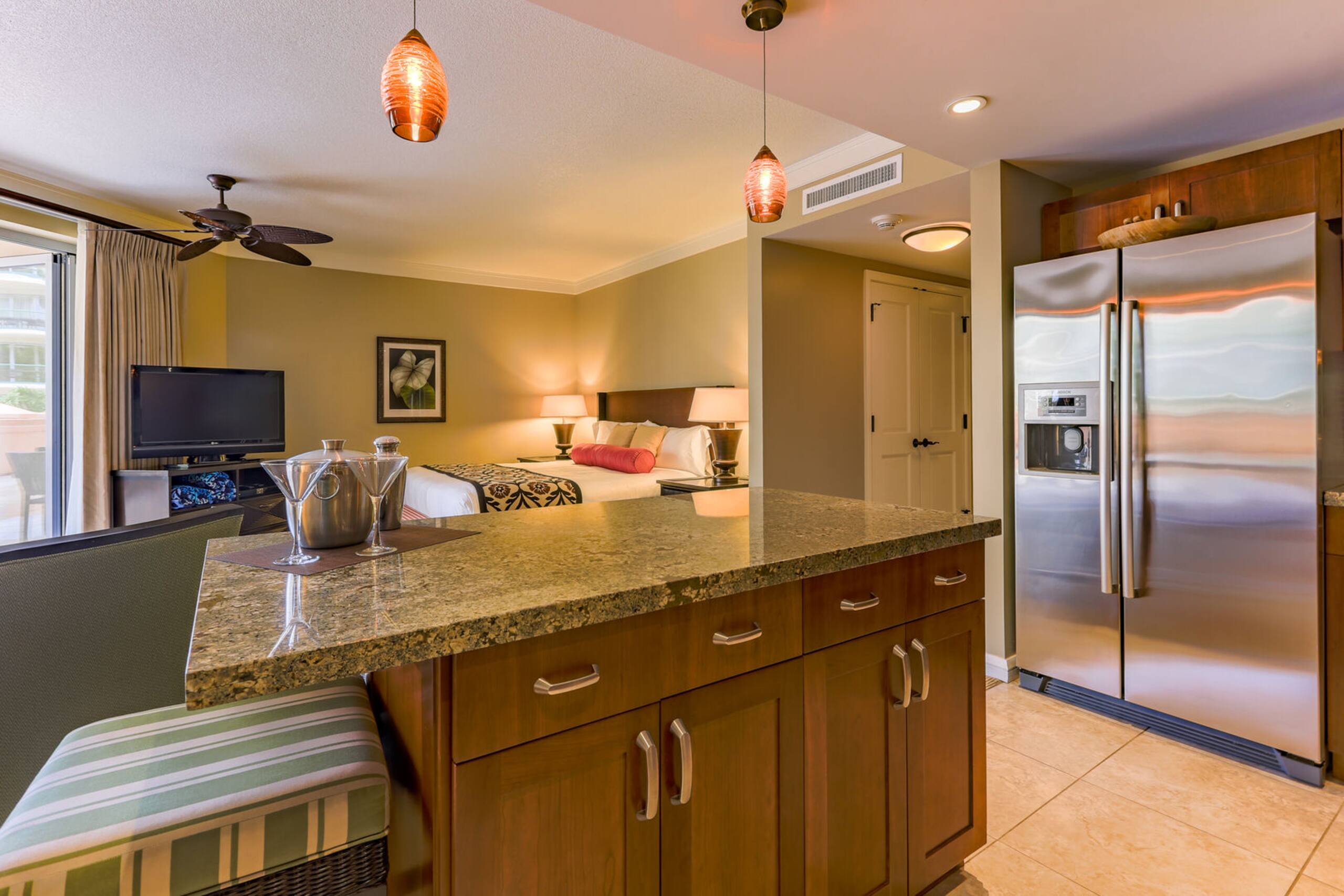 Condo in Lahaina · ★4.85 · Studio · 2 beds · 1 bath - Image 12