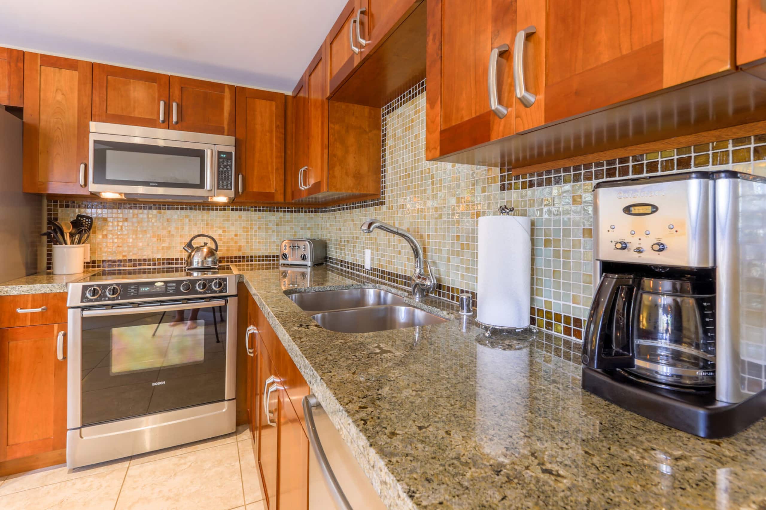Condo in Lahaina · ★4.85 · Studio · 2 beds · 1 bath - Image 9