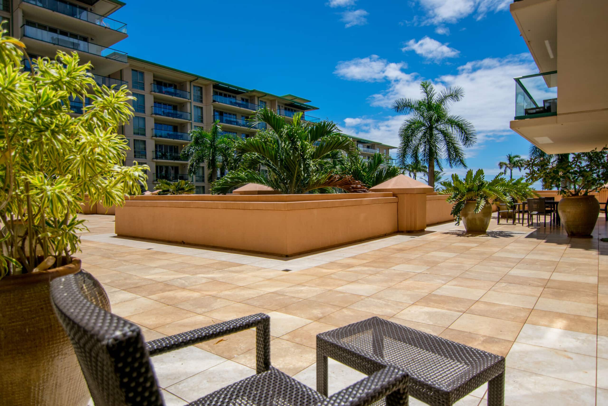 Condo in Lahaina · ★4.85 · Studio · 2 beds · 1 bath - Image 3