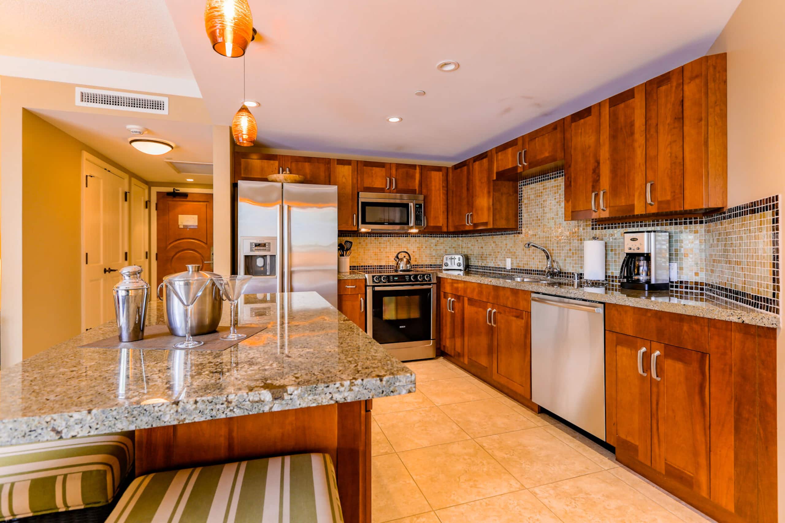 Condo in Lahaina · ★4.85 · Studio · 2 beds · 1 bath - Image 8