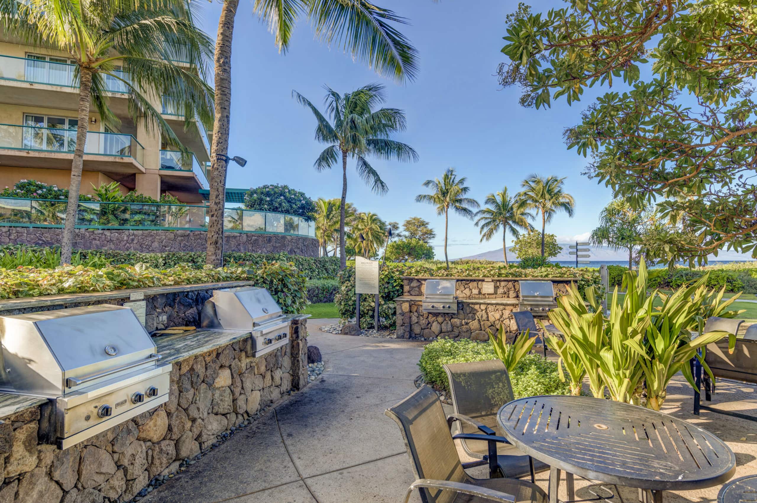 Condo in Lahaina · ★4.85 · Studio · 2 beds · 1 bath - Image 26