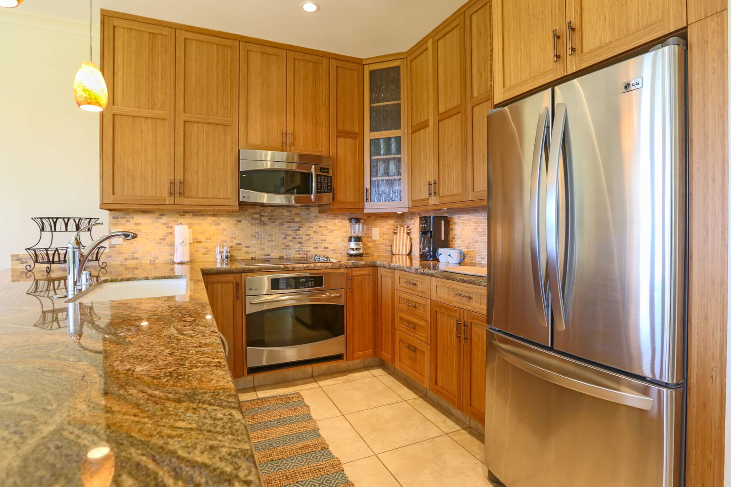 Condo in Lahaina · ★4.8 · 1 bedroom · 2 beds · 2 private baths - Image 10