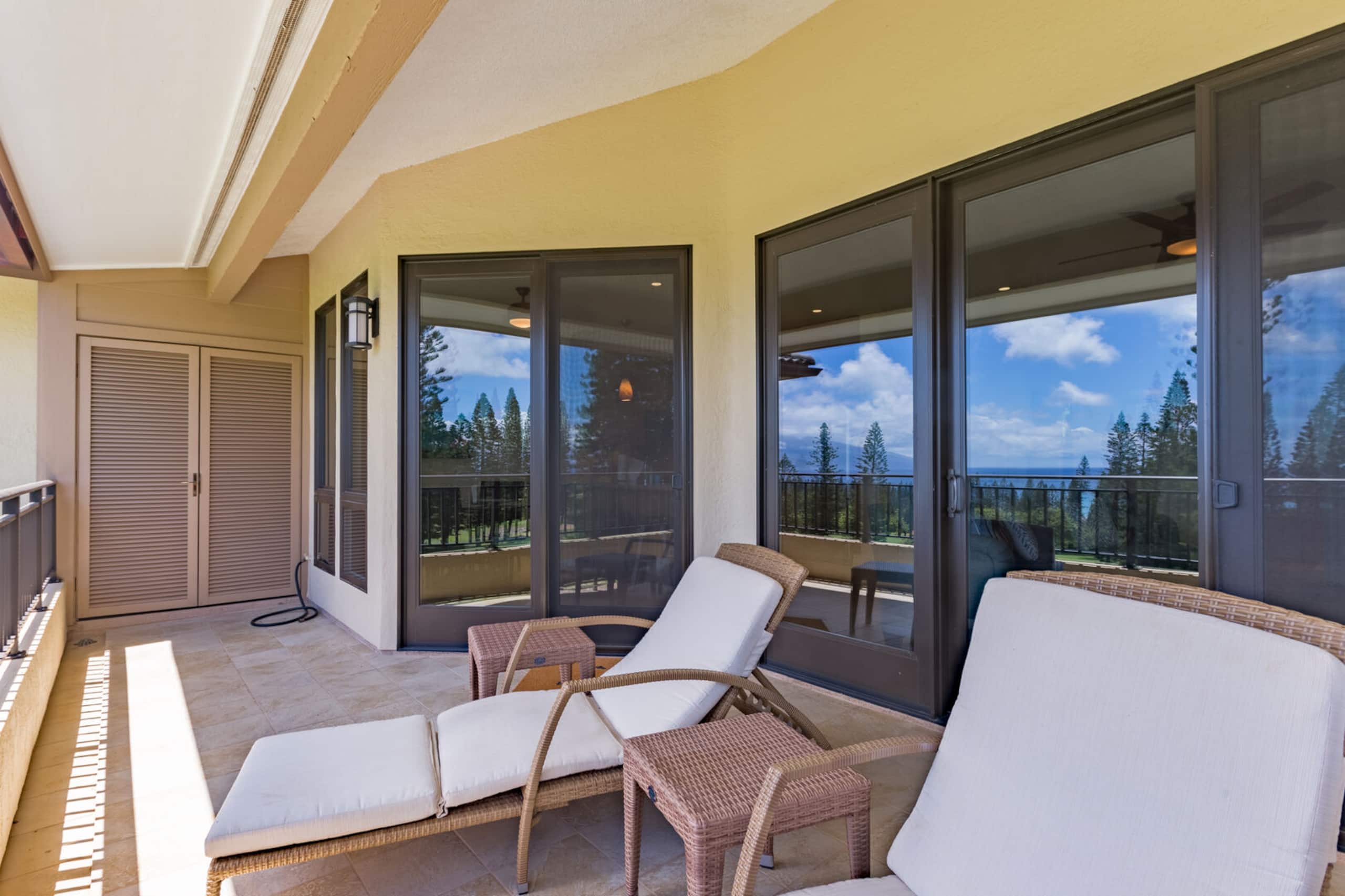 Condo in Lahaina · ★4.8 · 1 bedroom · 2 beds · 2 private baths - Image 4