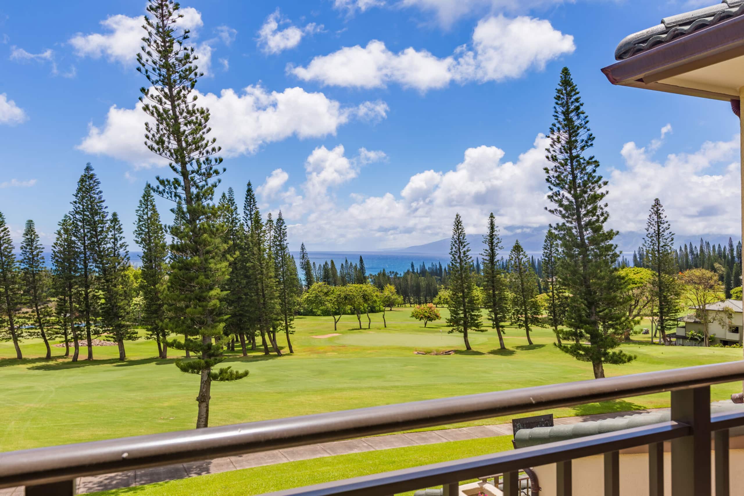 Condo in Lahaina · ★4.8 · 1 bedroom · 2 beds · 2 private baths - Image 3