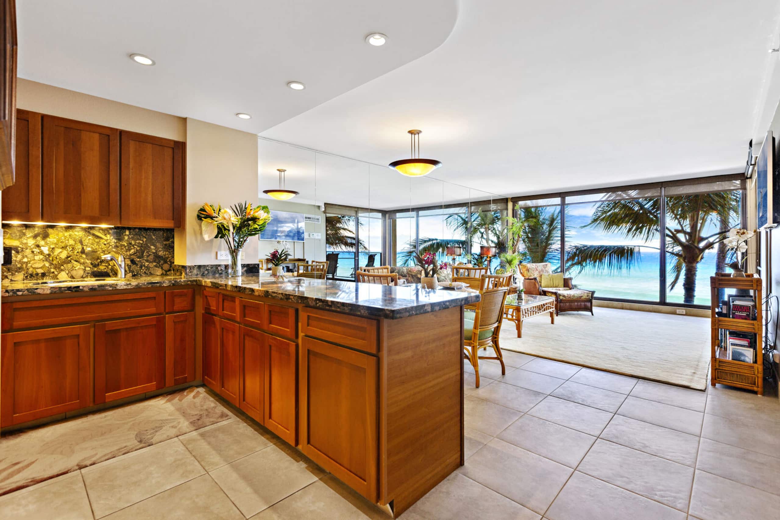 Condo in Lahaina · ★4.68 · 1 bedroom · 1 bed · 1 bath - Image 9