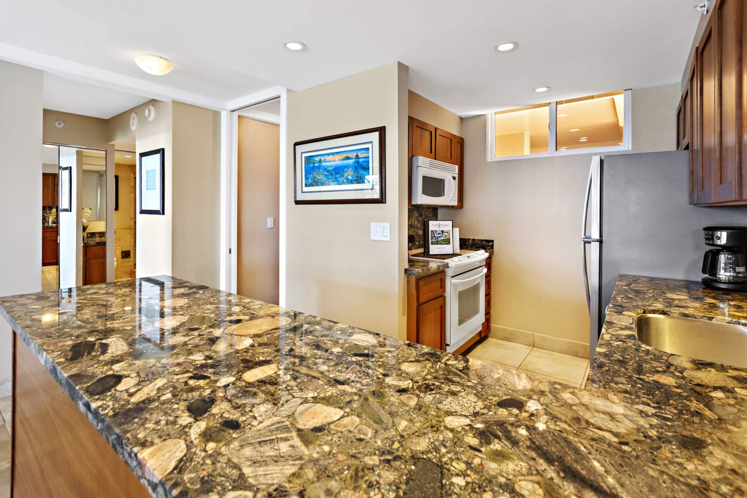 Condo in Lahaina · ★4.68 · 1 bedroom · 1 bed · 1 bath - Image 11