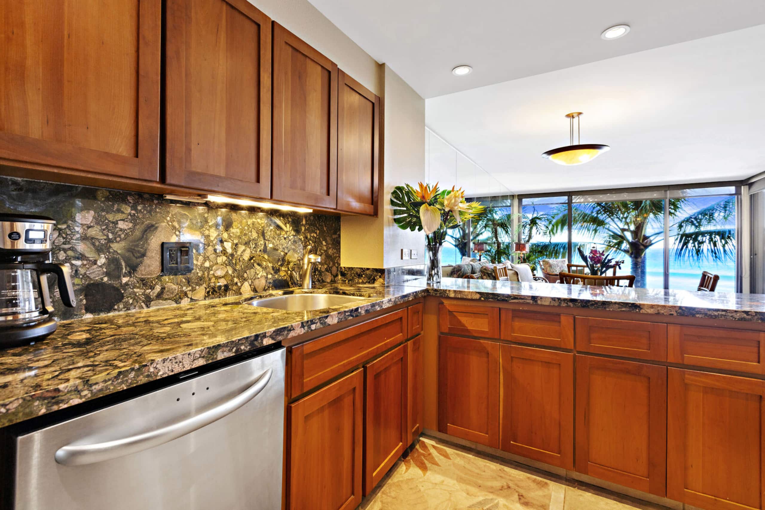 Condo in Lahaina · ★4.68 · 1 bedroom · 1 bed · 1 bath - Image 10