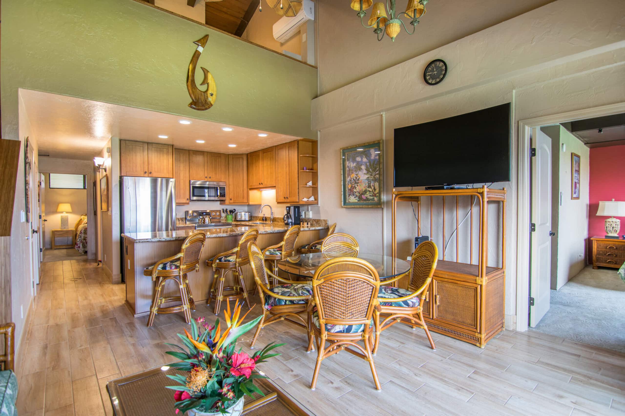 Condo in Lahaina · ★4.68 · 3 bedrooms · 5 beds · 2 baths - Image 2