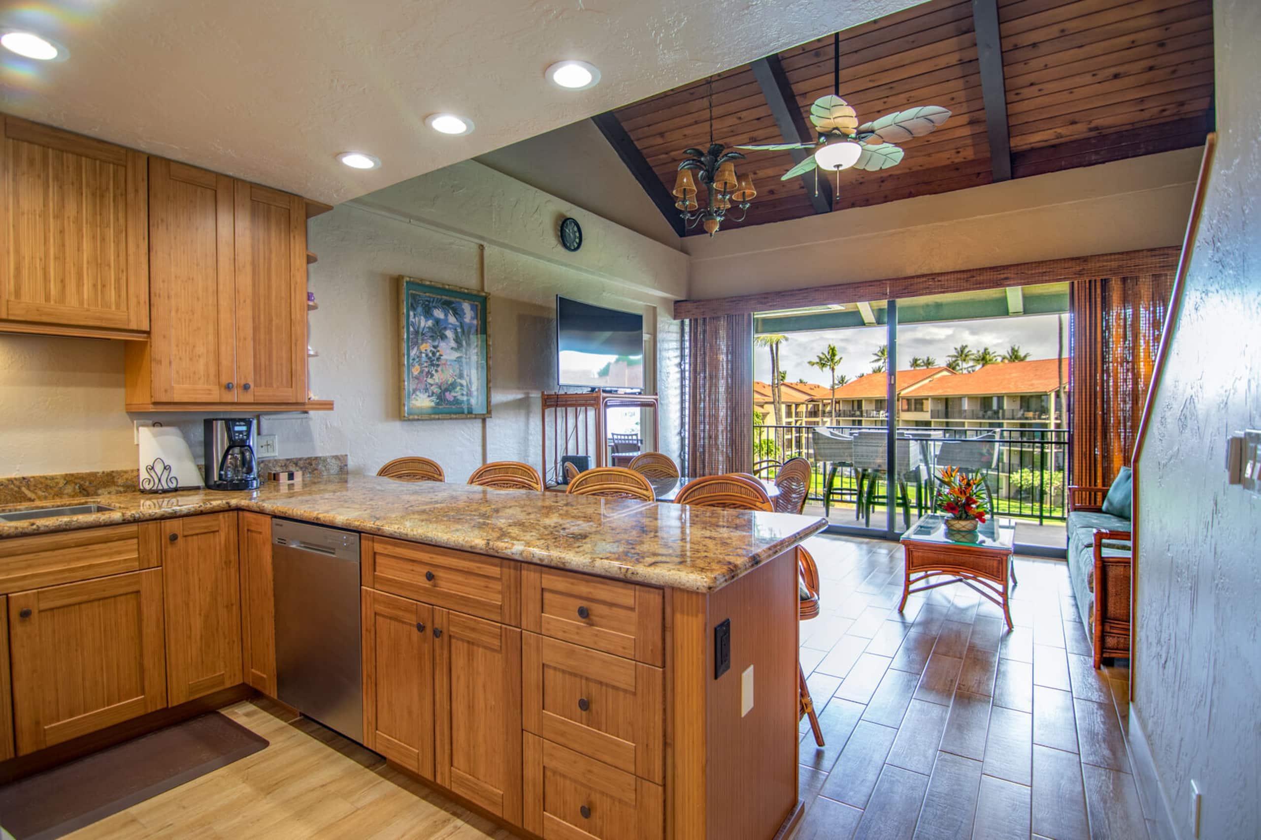Condo in Lahaina · ★4.68 · 3 bedrooms · 5 beds · 2 baths - Image 6