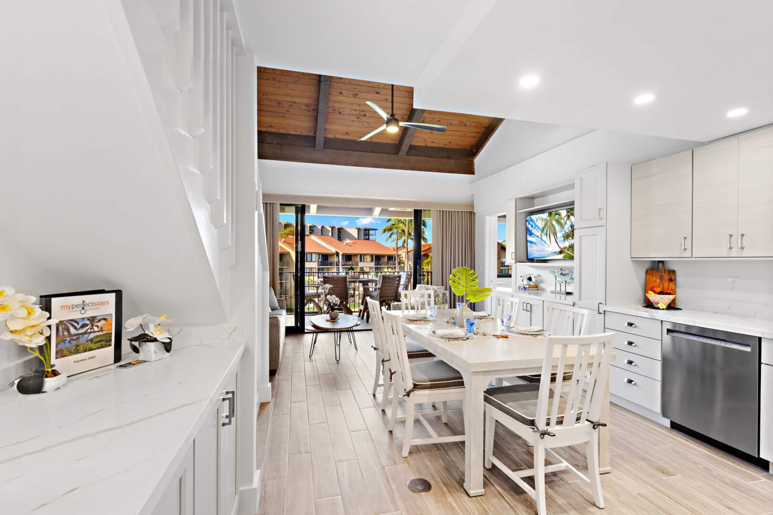 Condo in Lahaina · ★4.53 · 3 bedrooms · 6 beds · 2 baths - Image 9
