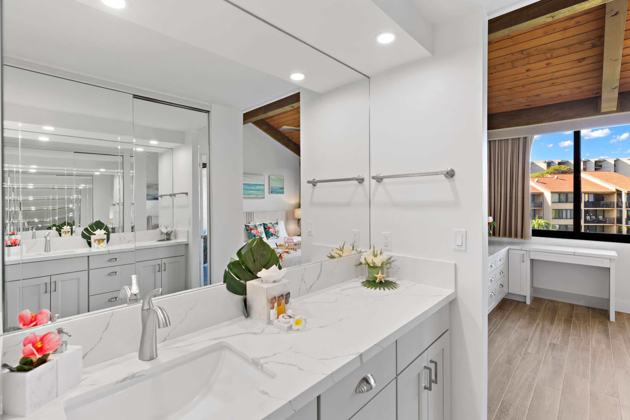 Condo in Lahaina · ★4.53 · 3 bedrooms · 6 beds · 2 baths - Image 20