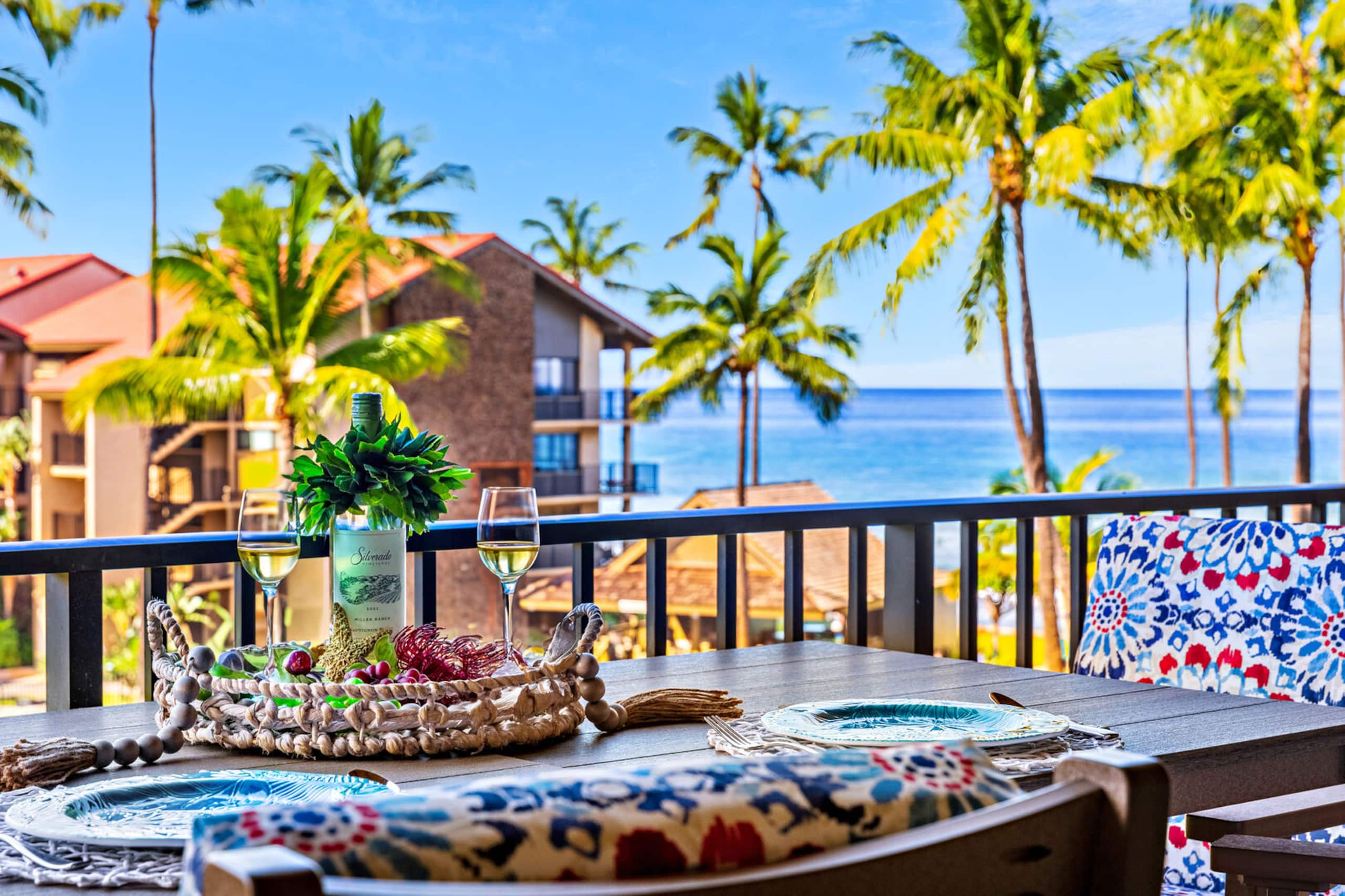 Condo in Lahaina · ★4.53 · 3 bedrooms · 6 beds · 2 baths - Image 1