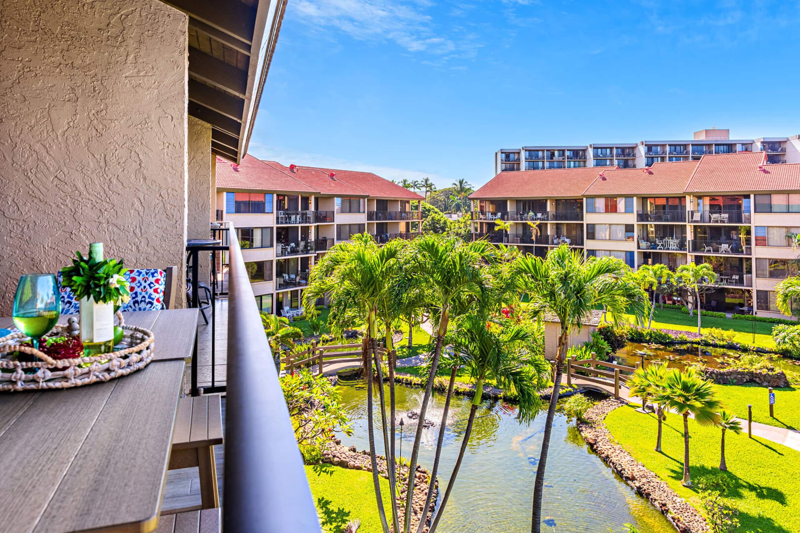 Condo in Lahaina · ★4.53 · 3 bedrooms · 6 beds · 2 baths - Image 32