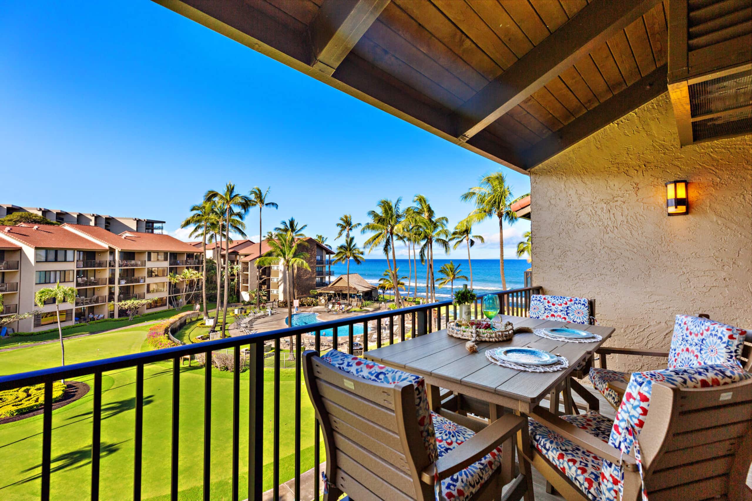 Condo in Lahaina · ★4.53 · 3 bedrooms · 6 beds · 2 baths - Image 2